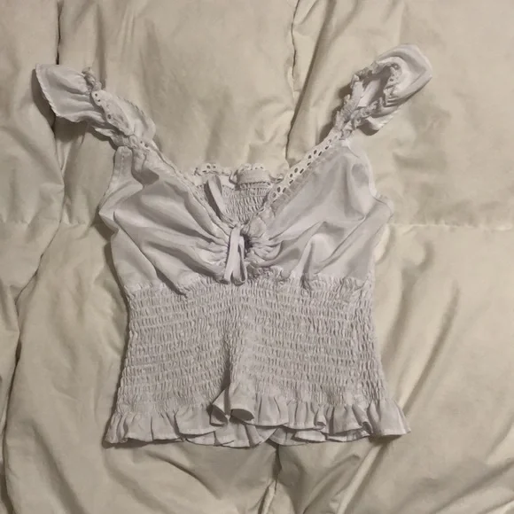 White spring blouse - Picture 2 of 2